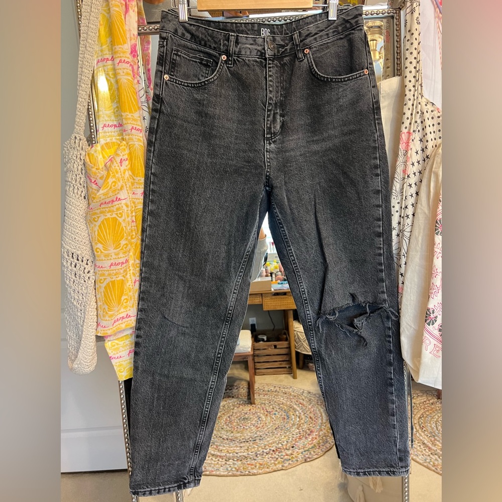 BDG Urban Outfitters High Waisted Mom Jean Black Size 31